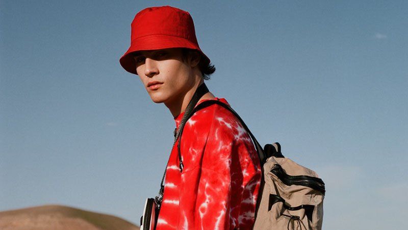 Мужская шляпа-ведро: как носить со стилем и правильно сочетать