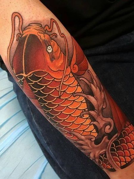 Татуировки рыбок кои для счастливых мужчин