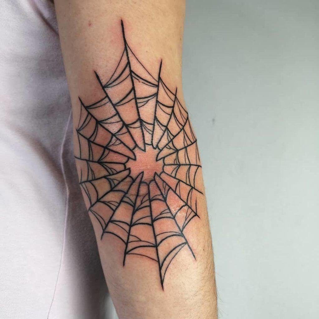 Интересные идеи татуировки паутина