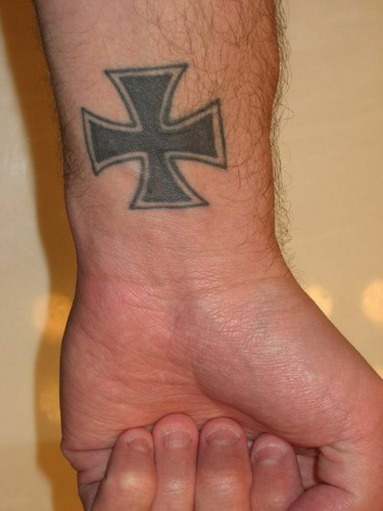 Воровские татуировки крест