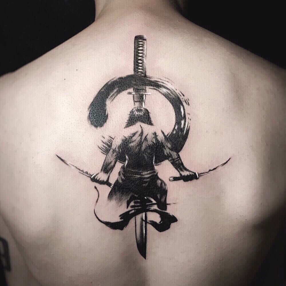 Татуировка с мечом самурая