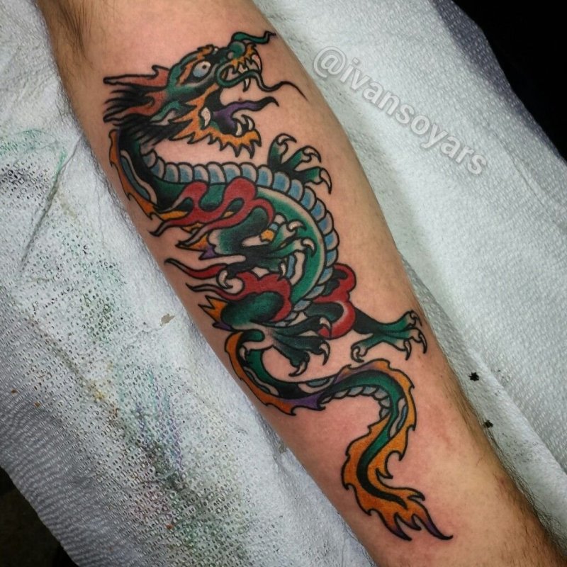 Татуировка дракон олд скул