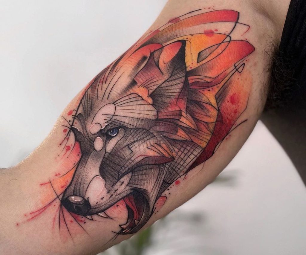 стильная татуировка с волком